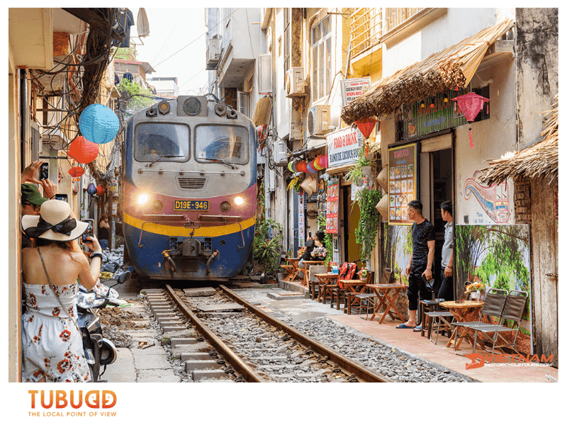 What Can You Experience with an English-Speaking Local Guide?
