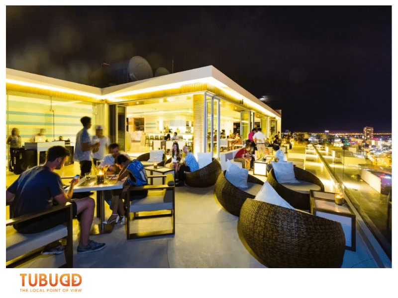 The Top Bar – Riverside Elegance