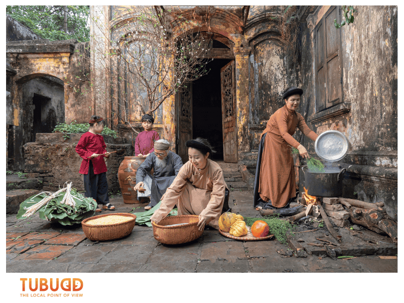 Family Reunions and Traditional Feasts