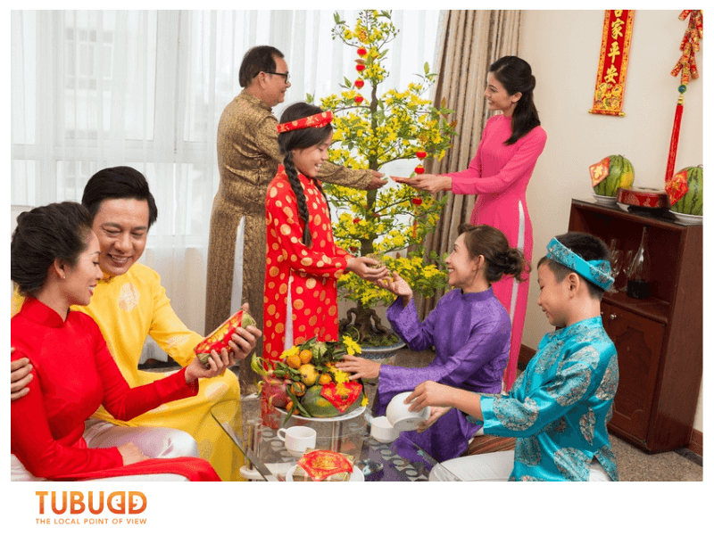 Experiencing Traditional Food and Cultural Practices