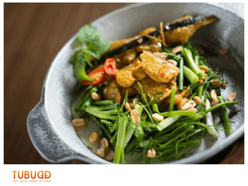 his dish is a Hanoi classic, served sizzling with noodles and herbs. 