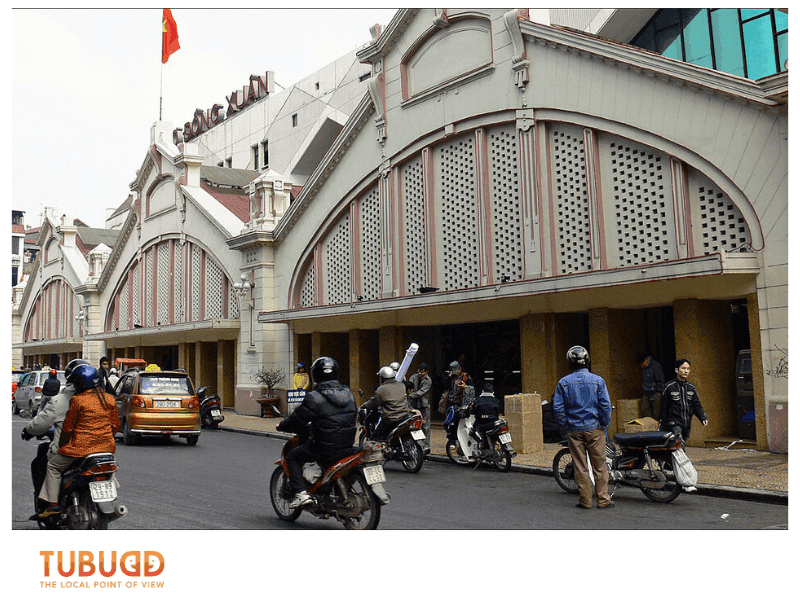 Kick off at Dong Xuan Market, Hanoi’s largest indoor market.