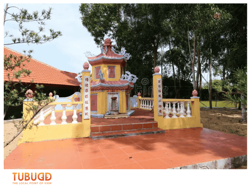 When to Visit Van Duc Pagoda and What to Expect as a Visitor
