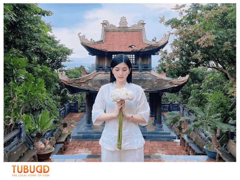 How to Experience the Pagoda Mindfully