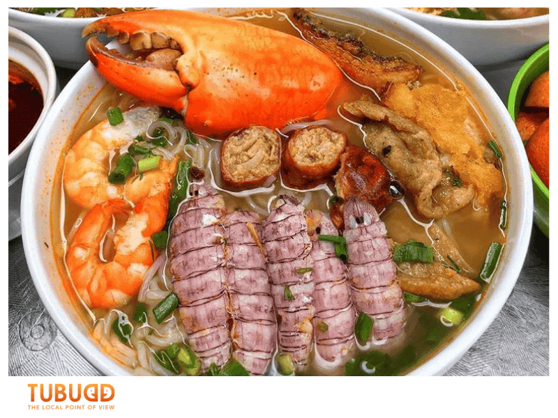 Popular Types of Vietnamese Seafood Soup You Should Try