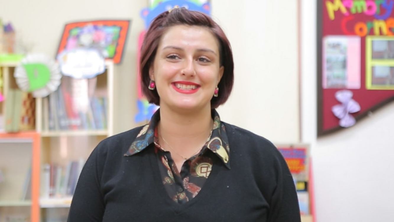 Cô Francesca Flores