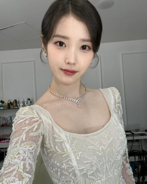 Style File:「國民女神」IU 迎來 32 歲生日!一探韓國全能唱作小天后人氣不減的親和魅力