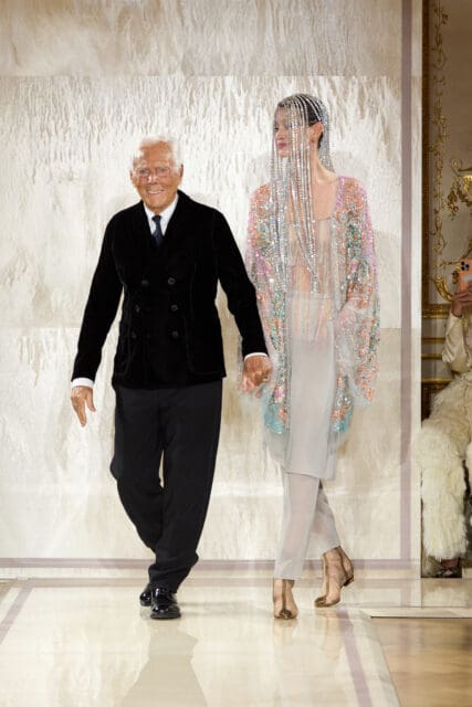 慶祝20年來的非凡旅程:Armani Privé穿越洲際與文化的不同風格,建構現代女性衣櫥|Spring 2025 Couture