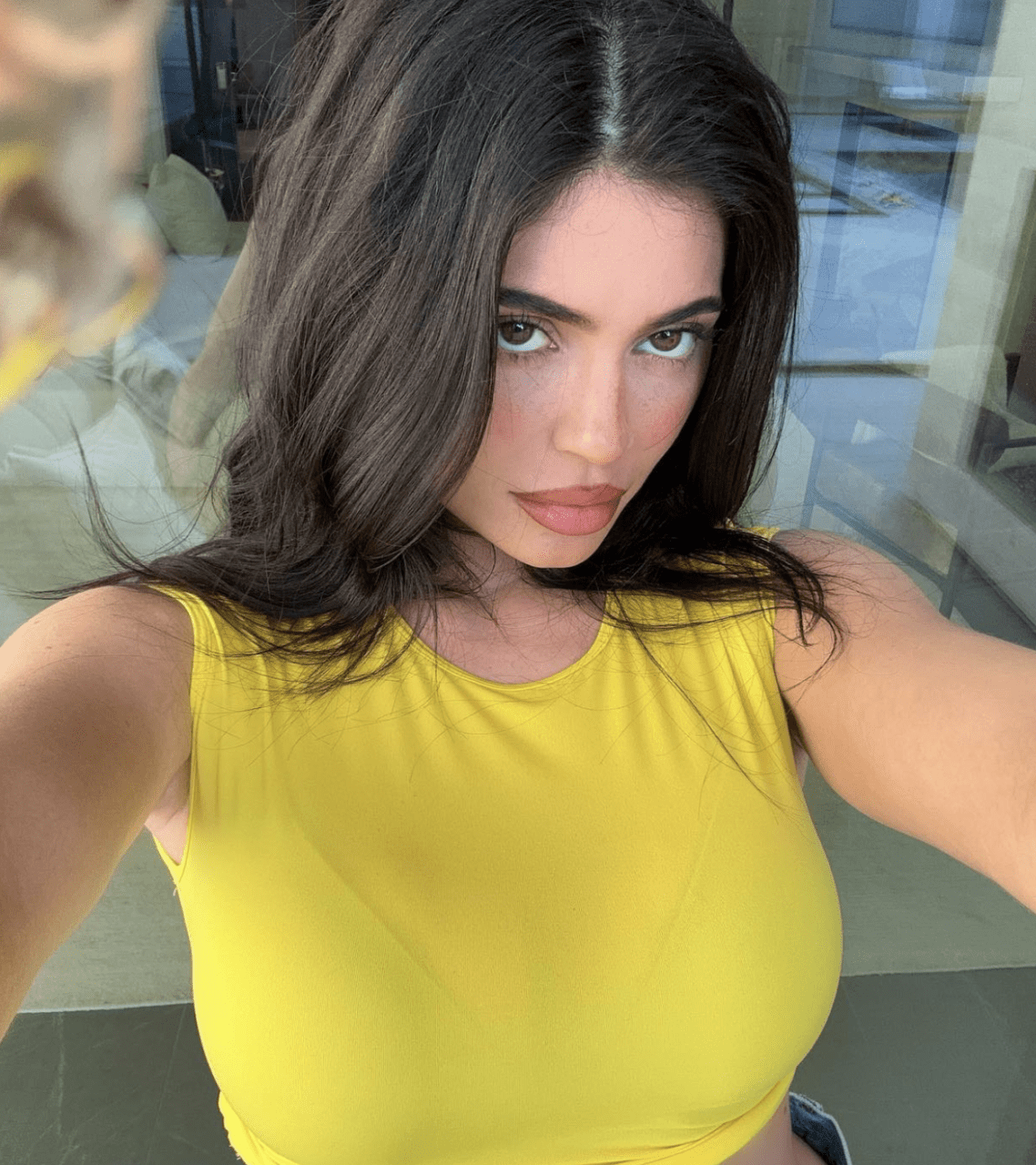裸色唇膏打造多樣妝容!Gigi Hadid、Kylie Jenner 和 Zendaya 完美示範