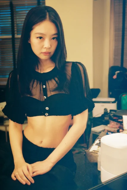 獨家揭開Jennie「The Ruby Experience」巡演幕後秘辛!大談首次獨自巡演、成為Chanel 25手袋代言人心得