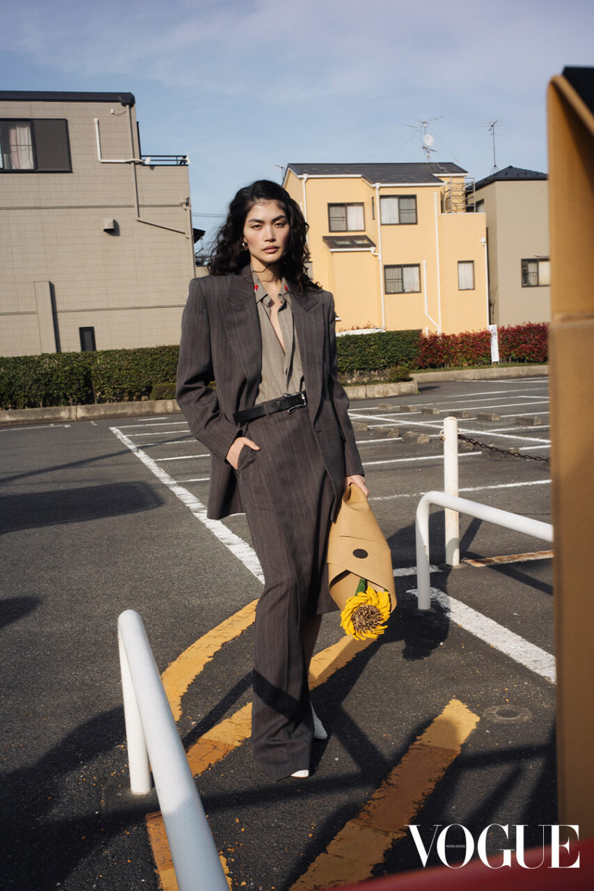 2025 春夏潮流趨勢:從Saint Laurent到Bottega Veneta,80年代西裝套裝為新季奠定基調!