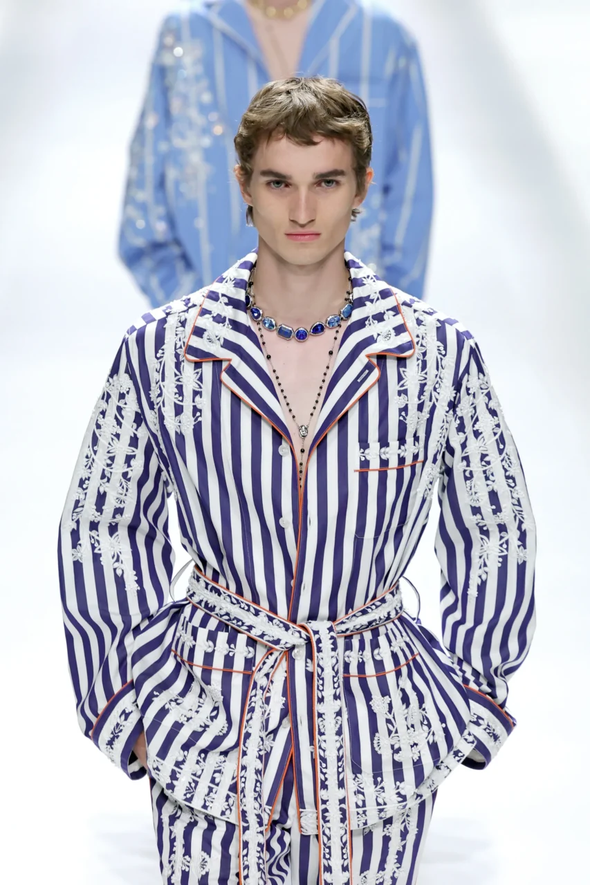 「睡衣男孩」全面進場！男裝也能性感慵懶，Pyjama Boys 將成2026春夏關鍵潮流？