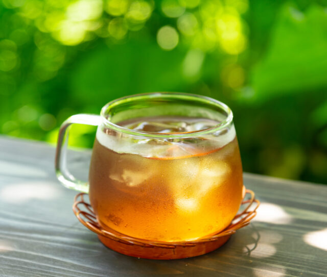 The Best Teas To Drink This Summer, According To An Expert