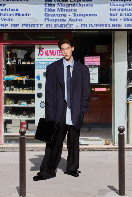 Style File:泰國男神PP Krit化身模特兒,亮相Demna於Balenciaga的告別騷!回顧他的多元風格造型