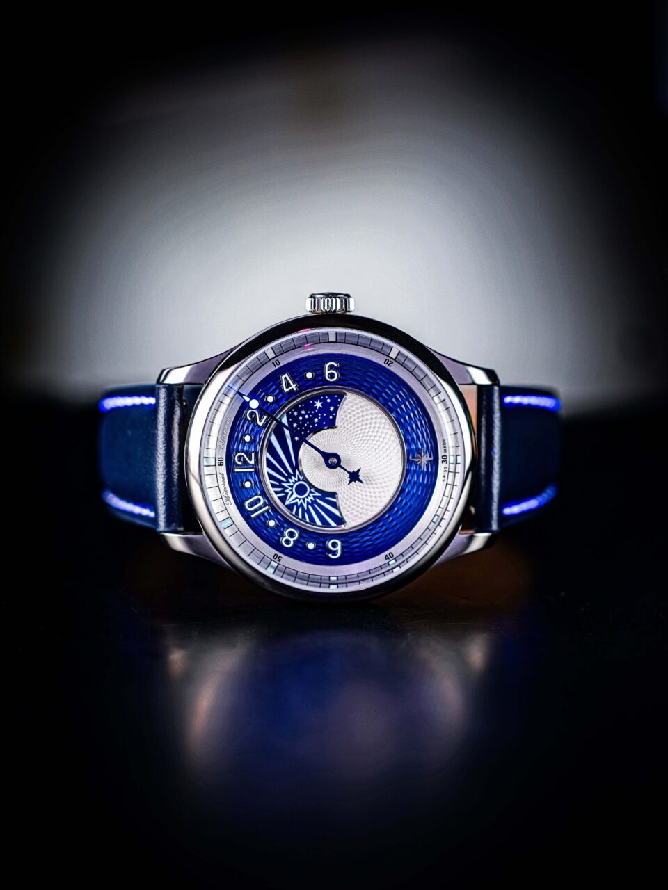 瑞士製造的香港腕錶品牌 Metrical Watch,將日月星辰收納於方寸錶盤次間細說時光故事
