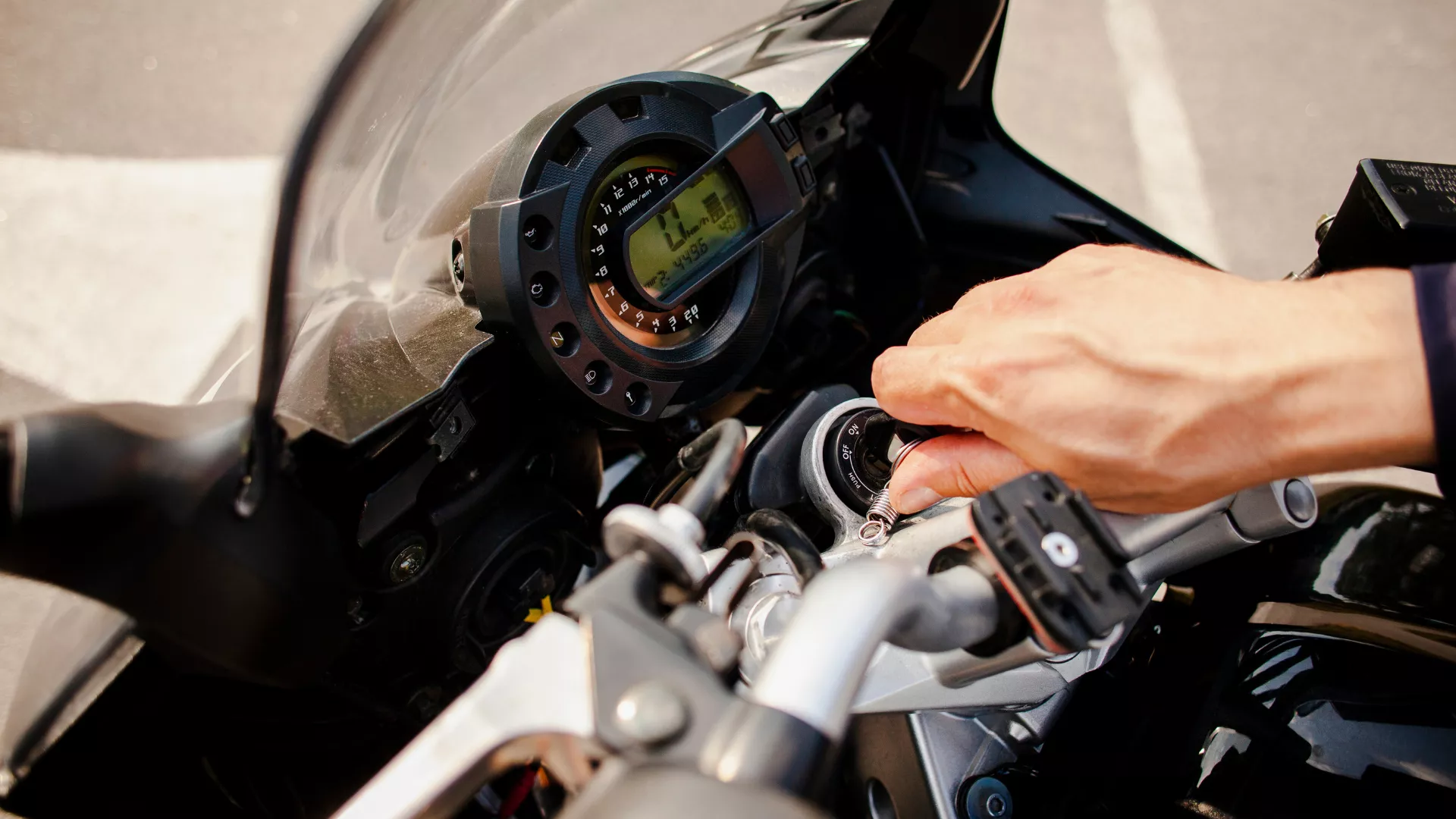 Penyebab Kunci Motor Tidak Bisa Diputar