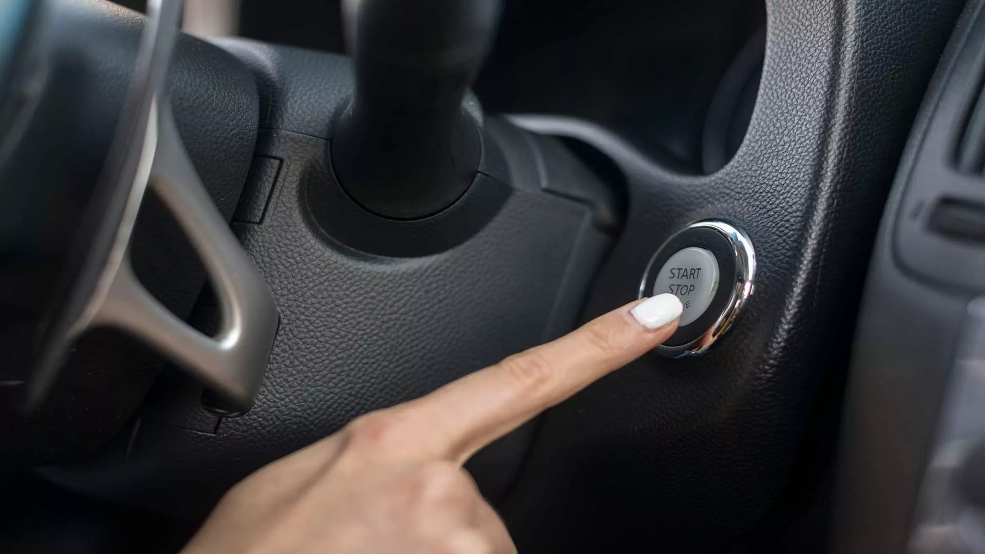 mobil tidak bisa distarter tapi lampu menyala