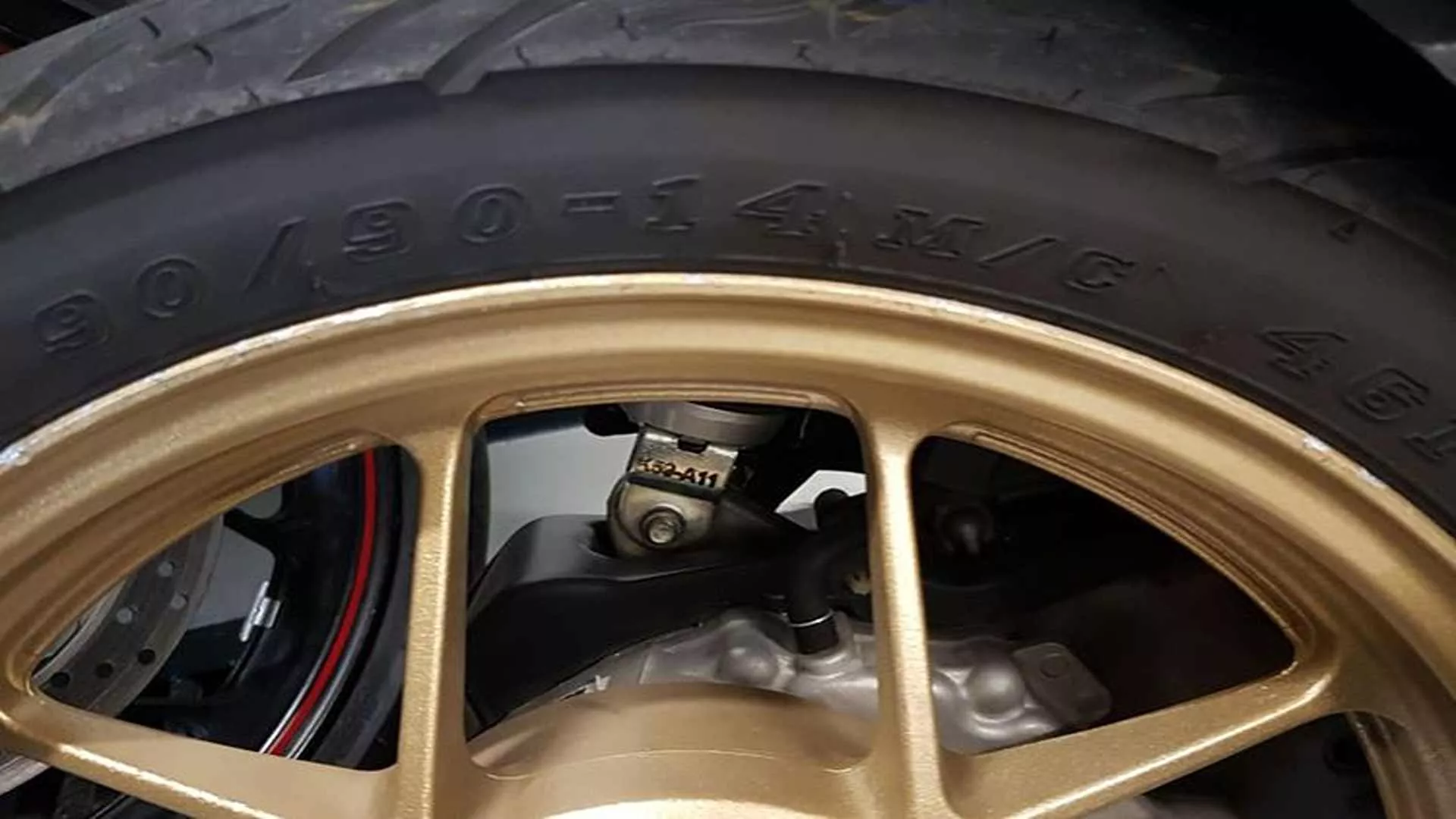 tekanan ban motor matic