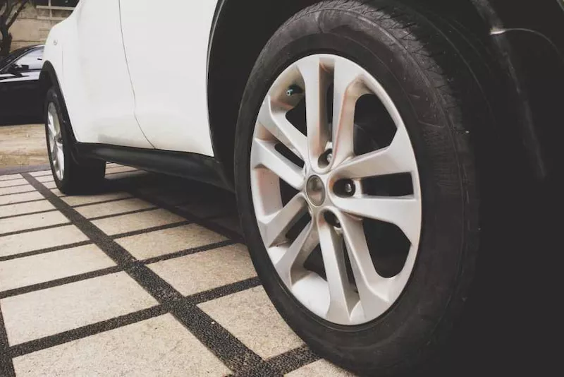 News picture Perbedaan Ban untuk Mobil SUV dan MPV Ini Agar Tidak Meledak!