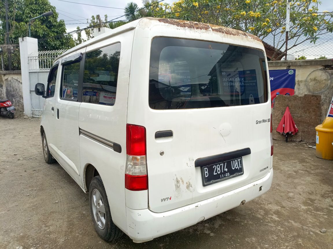 Lelang Mobil LOT 20 DAIHATSU GRAN MAX MINIBUS MT 2020