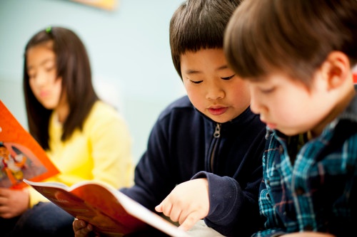 Những thắc mắc của ba mẹ khi cho con học song ngữ