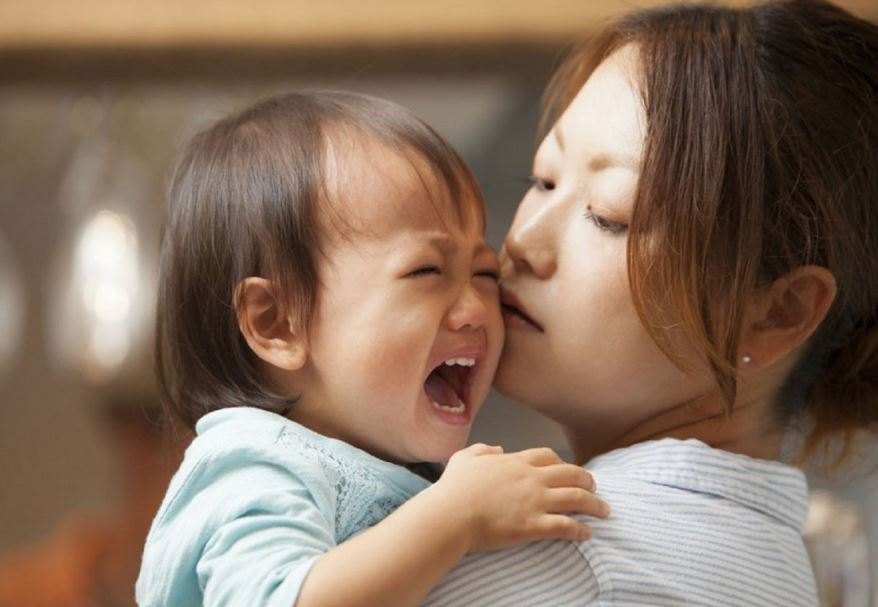 tre-2-tuoi-di-hoc-khoc-nhieu-2