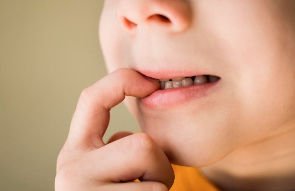 tre-hay-can-mong-tay-1