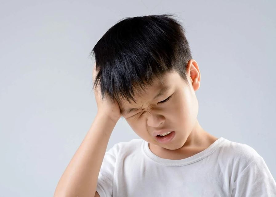 tre-hay-can-mong-tay-3