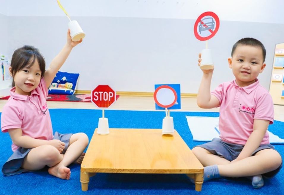 tre-3-tuoi-hoc-gi-o-truong-mam-non-2