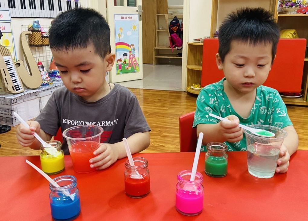 giao-an-thi-nghiem-su-doi-mau-cua-nuoc-2