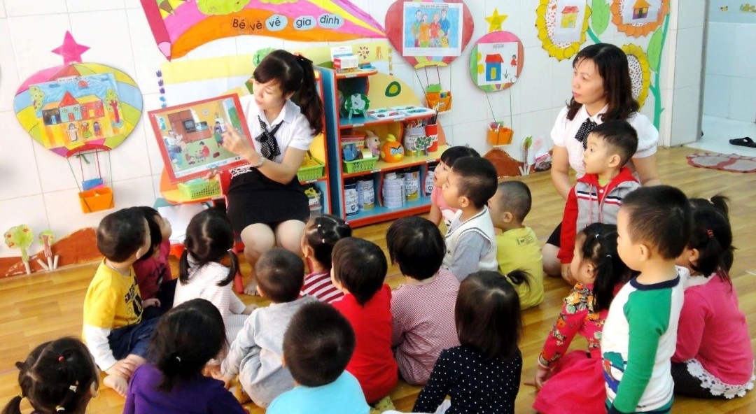 be-3-tuoi-di-hoc-mau-giao-2