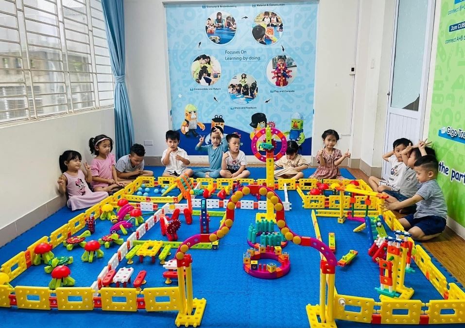 truong-mam-non-day-tieng-anh-1