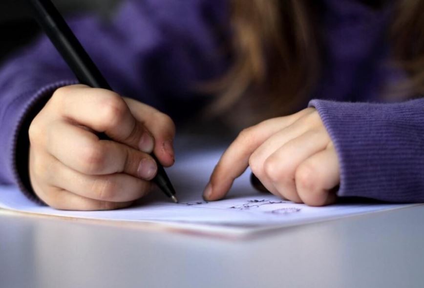 day-tre-cach-cam-but-3