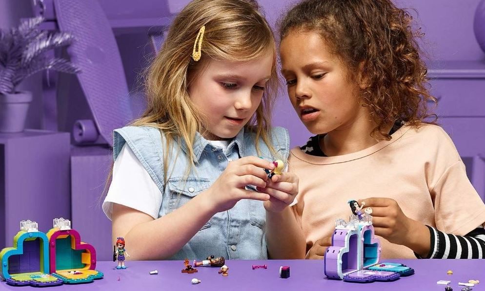 mua-do-choi-cho-be-gai-7-8-tuoi-1