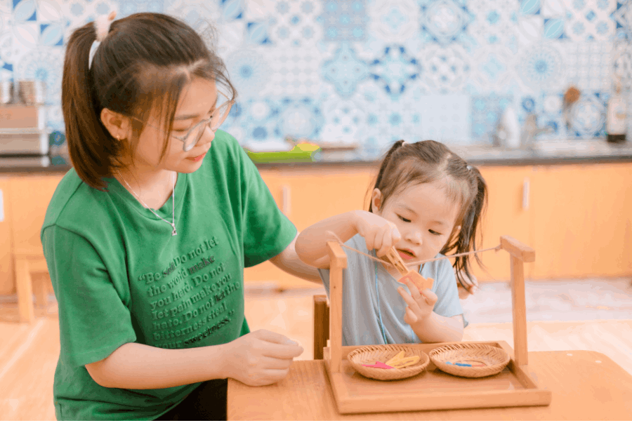 Hành trang nuôi dạy trẻ ở độ tuổi 0-12 tháng tuổi cho bảo mẫu