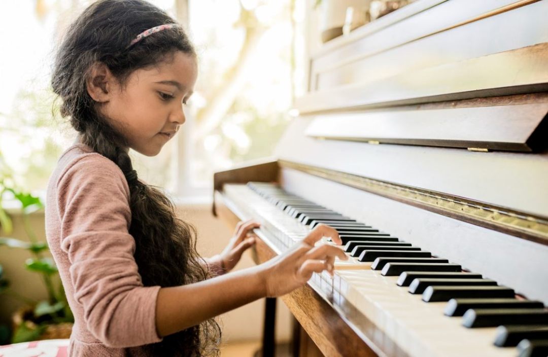 nen-cho-tre-hoc-piano-hay-organ-4