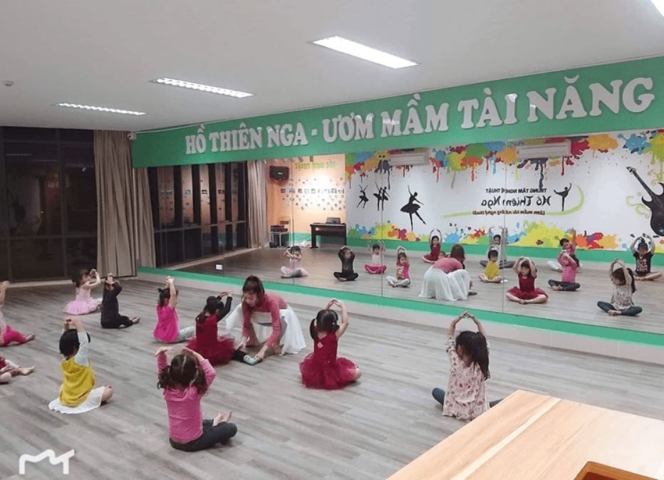 hoc-mua-ballet-cho-be-1