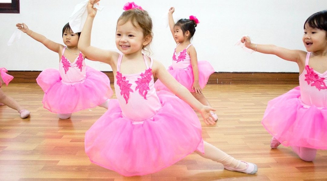 hoc-mua-ballet-cho-be-4