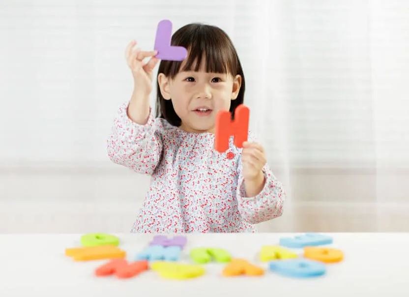 hoc-chu-cai-tieng-anh-lop-1-2