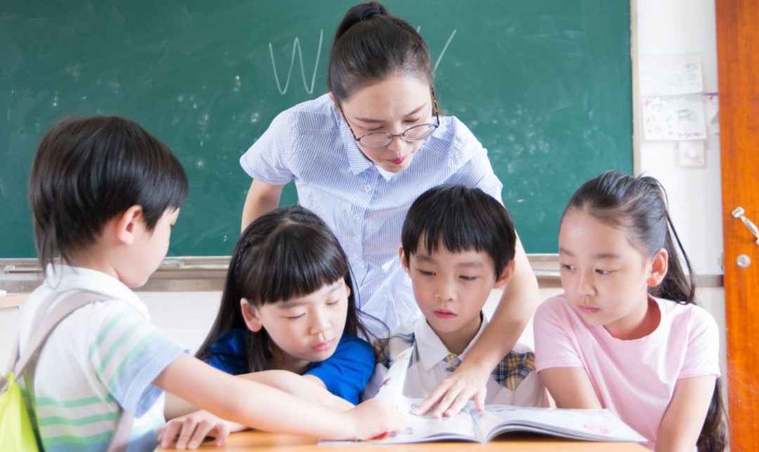 hoc-chu-cai-tieng-anh-lop-1-3