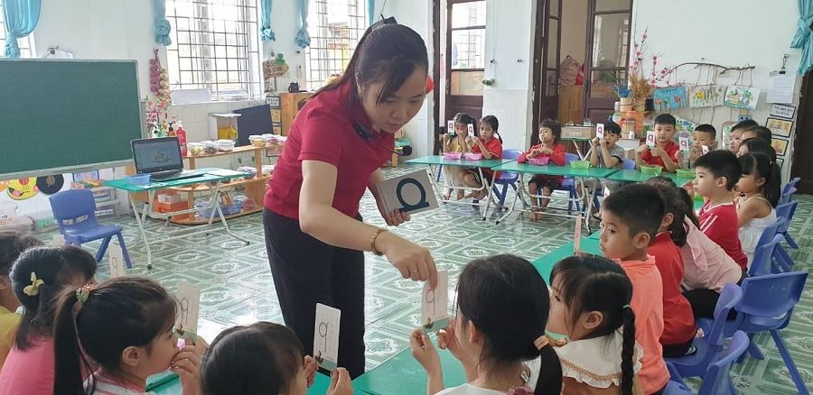 cac-nhom-chu-cai-cho-tre-mam-non-4