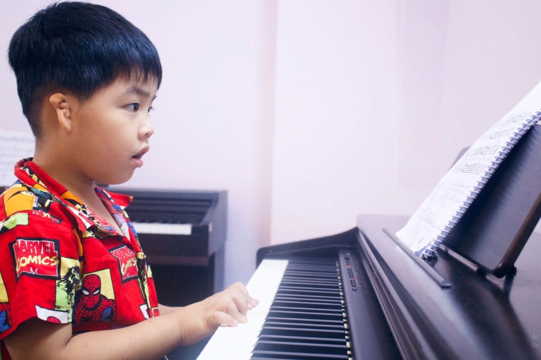 Hoc-dan-piano-cho-be-5-tuoi-3