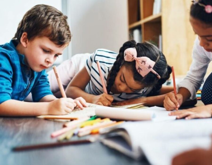 lop-hoc-ve-cho-be-3-tuoi-1