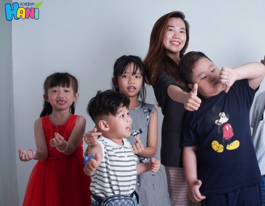 khoa-hoc-mc-bao-nhieu-tien-5