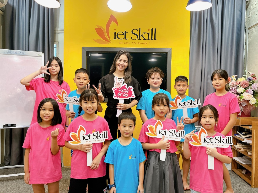 khoa-hoc-mc-bao-nhieu-tien-2