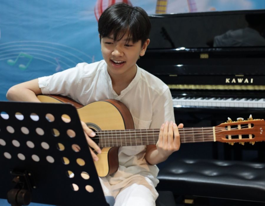 lop-hoc-dan-guitar-o-ha-noi-2