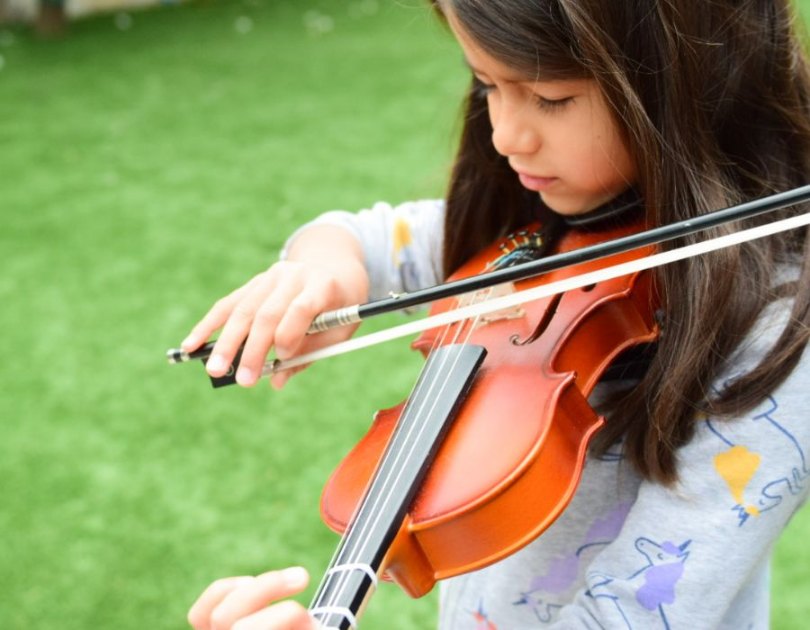 hoc-dan-violin-mat-bao-lau-4