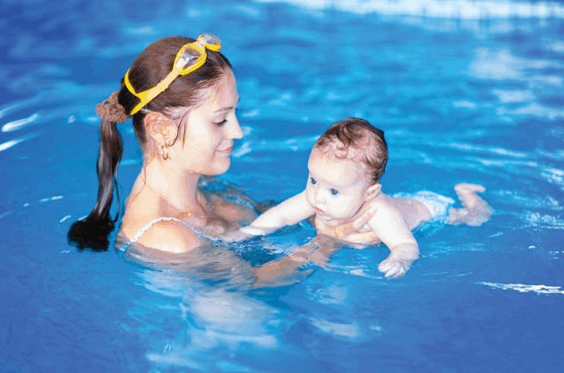 tre-hoc-boi-luc-may-tuoi-1