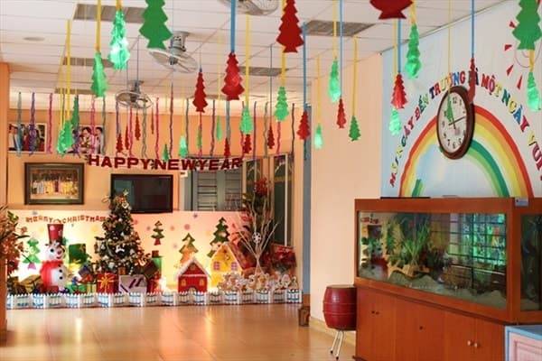 Trang trí noel mầm non cho các góc học tập
