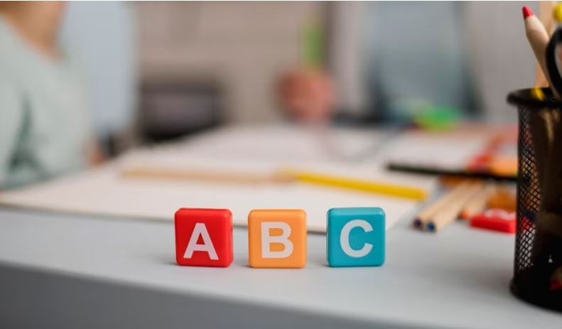 Học tiếng anh cho trẻ 2 tuổi thúc đẩy sự phát triển toàn diện của trí não